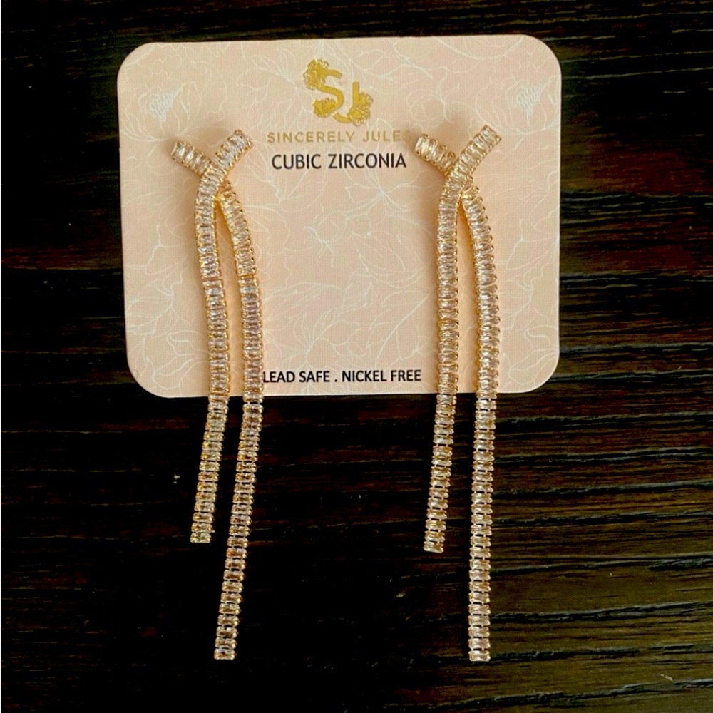 NEW Sincerely Jules drop earrings